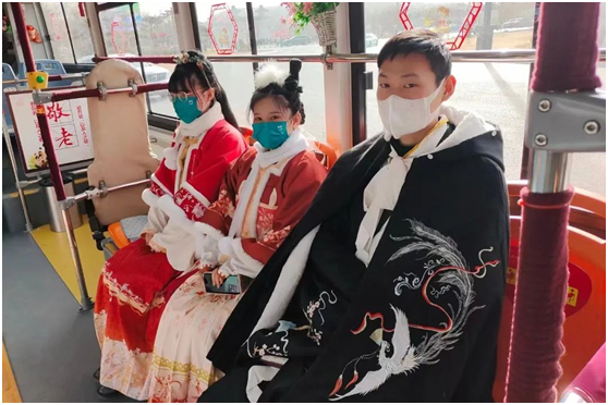老家河南 心的春運(yùn)︱熟悉的春節(jié)里！ 看洛陽公交人的過年儀式感 