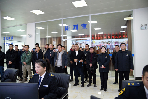 慶祝建司70周年！洛陽公交集團(tuán)邀請市民代表“零距離”探秘公交01.JPG